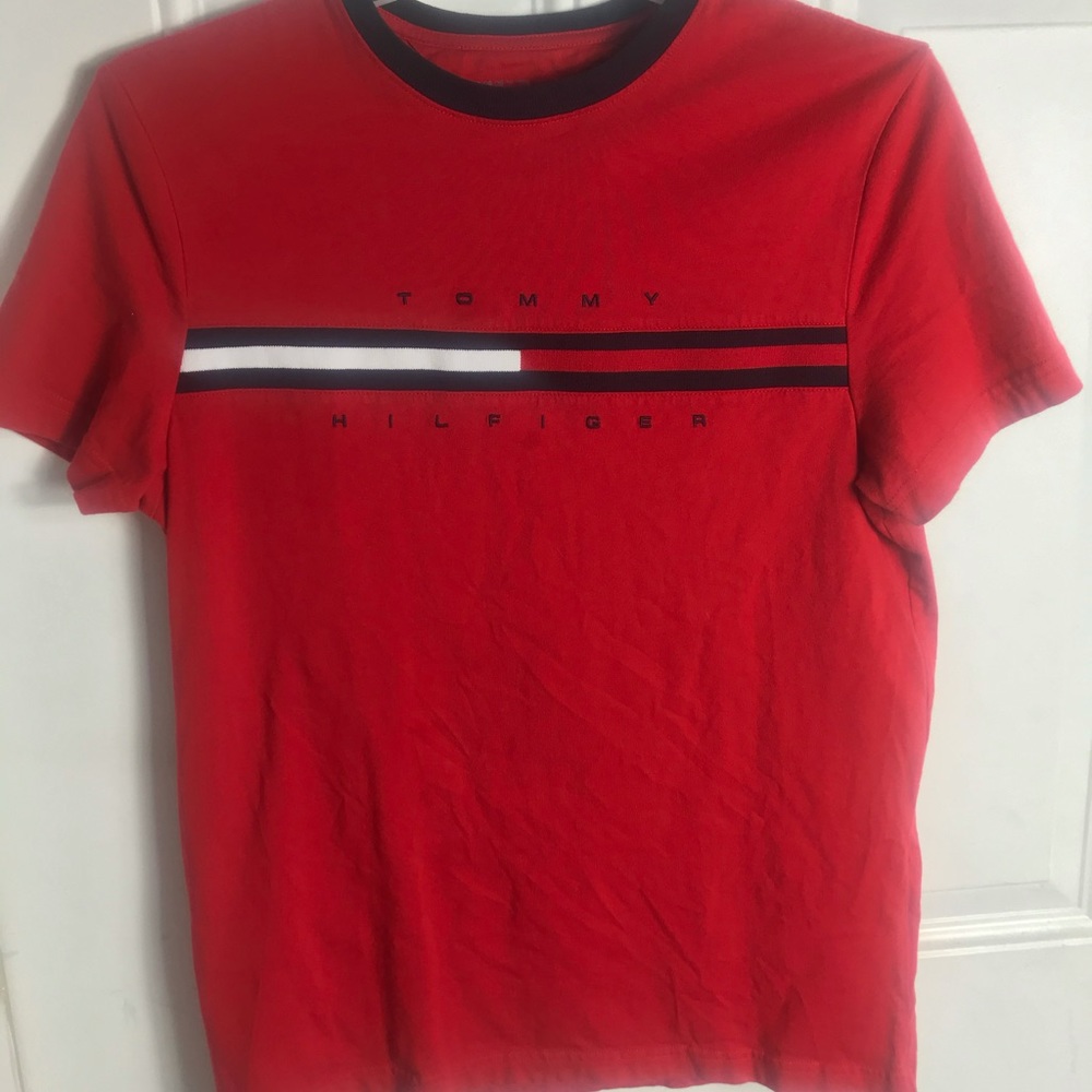 Tommy Hilfiger Red T-Shirt. - Picture 3 of 6